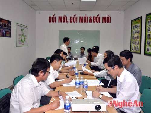 Đồng chí Nguyễn Hữu Lậm kết luận tại buổi làm việc