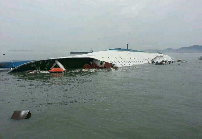 Hiện trường vụ tai nạn. (Ảnh: AFP/TTXVN)