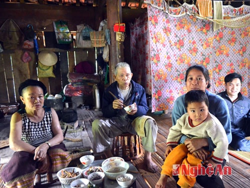 Gia đình anh Lô Văn Dương ở bản Quang Phúc, xã Tam Đình.