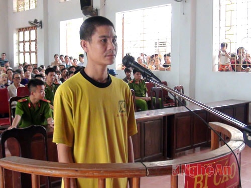 Bị cáo Đàm Văn khang tại phiên tòa