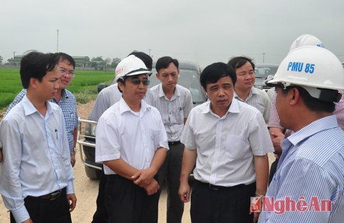 Đồng chí Huỳnh Thanh Điền yêu cầu chính quyền địa phương Quỳnh Lưu phải nỗ lực hơn nữa trong công tác vận động, tuyên truyền