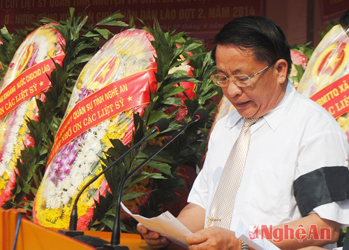 Phó Bí thư, tỉnh trưởng tỉnh Viêng Chăn Xĩ Đa Lò thay mặt nhân dân các bộ tộc Lào bày tỏ tấm lòng tri ân sâu sắc đối với các liệt sĩ