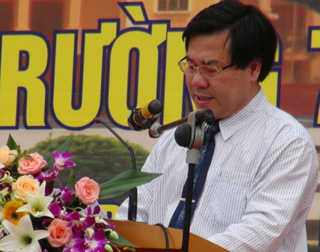 Ông Nguyễn Văn Dự, Chủ tịch UBND TP Điện Biên Phủ  phát biểu.
