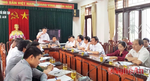 Đại diện Sở Giáo dục - Đào tạo thông báo về các kỳ thi
