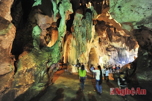 Lung linh vẻ đẹp hang Bua - Quỳ Châu.