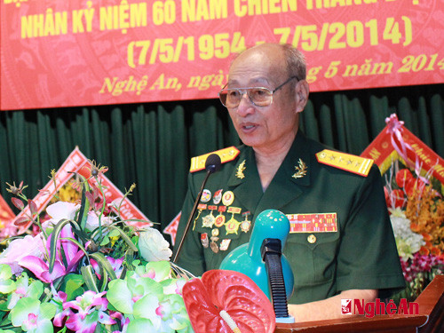 Đại tá Nguyễn Đồng  - CCB chống thực dân Pháp phát biểu tại buổi gặp mặt.