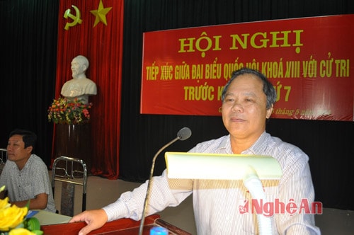 Ông Phan Trung Lý phát biểu giải trình một số vấn đề cử tri quan tâm, đề xuất