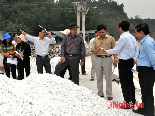 Ban Kinh tế  - Ngân sách HĐND tỉnh giám sát việc chấp hành pháp luật về khoáng sản tại Công ty TNHH Hoàng Danh (Tân Kỳ).