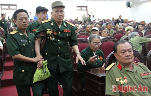 Đông đảo các CCB tham dự buổi gặp mặt