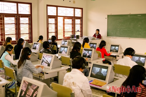 Giờ học Tiếng Anh tại Trường Đại học Vinh Ảnh: Hữu Nghĩa