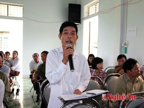 Cử tri xã Châu Thái phát biểu kiến nghị.