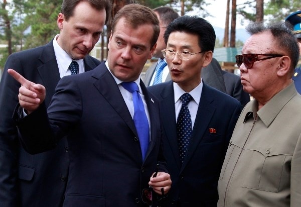 Thủ tướng Nga Dmitry Medvedev gặp cố lãnh đạo Triều Tiên Kim Jong-il ở Siberia năm 2011. (Ảnh: AFP/Getty Images)