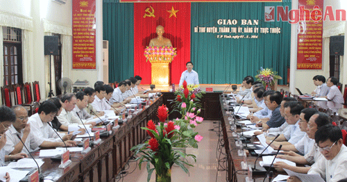 Toàn cảnh buổi giao ban