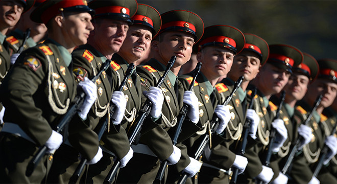 Khoảng 11.000 binh sĩ Nga và các học viên quân sự đã tham gia vào buổi lễ