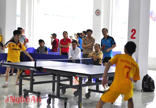 Thi đấu bóng bàn tại Đại hội TDTT tỉnh. Ảnh: M.Q