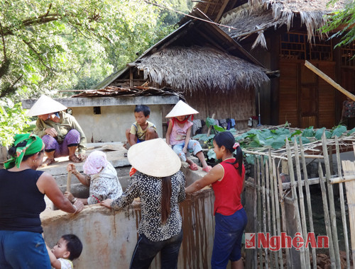 Nhân dân bản Tân Hương chung tay quản lý, bảo vệ, sử dụng tốt công trình nước sạch