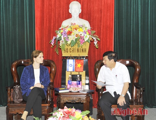 Đồng chí Nguyễn Xuân Đường báo cáo một số lĩnh vực cần hợp tác đầu tư