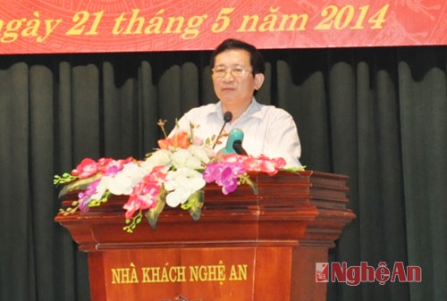 Đồng chí Đinh Viết Hồng – Phó chủ tịch UBND tỉnh phát biểu tại hội nghị