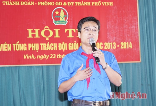 Thí sinh thể hiện phần thi năng khiếu.