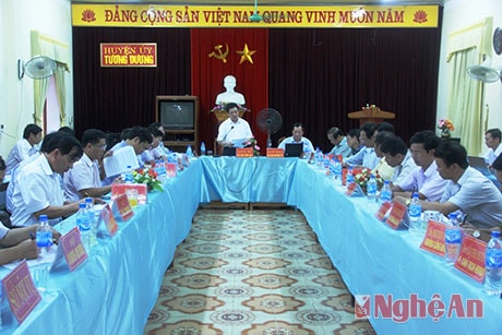 Quang cảnh buổi làm việc