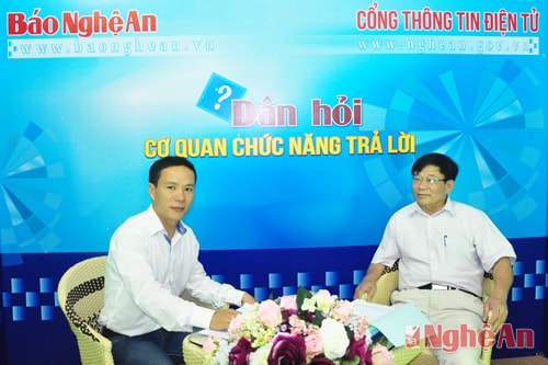 Nhà giáo Ưu tú Thái Huy Vinh - Phó Giám đốc Sở GD&ĐT Nghệ An trả lời phỏng vấn Báo Nghệ An.Ảnh: Đ.T