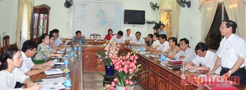 Đồng chí Cao Thanh Long - Bí thư Huyện ủy kết luận cuộc làm việc