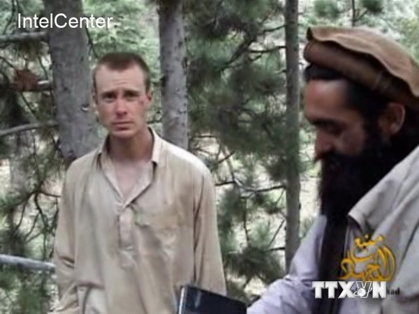 Trung sỹ Bowe Bergdahl (trái), người bị Taliban bắt làm tù binh. (Nguồn: AFP/TTXVN)