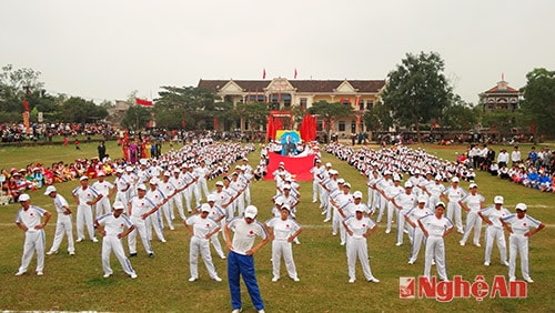 Màn đồng diễn thể dục của Người cao tuổi xã Nam Thành, Yên ThànhẢnh: văn vinh