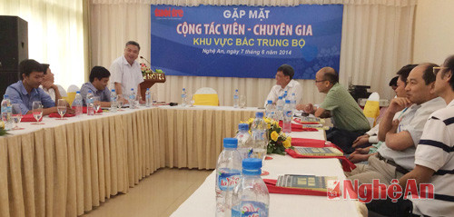 Đồng chí Lê Bá Hùng phát biểu tại buổi gặp mặt.
