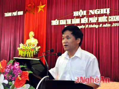 Ông Trần Văn Mão triển khai các nội dung cơ bản của Hiến pháp năm 2013.