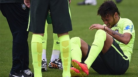 Neymar bất ngờ gặp một chấn thương trong khi tập luyện