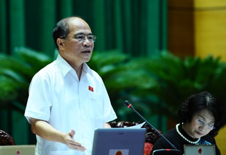 Chủ tịch Quốc hội Nguyễn Sinh Hùng phát biểu kết luận phiên chất vấn Bộ trưởng Tài chính. Ảnh: VGP/Nhật Bắc