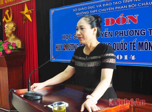 Đồng chí Đinh Thị Lệ Thanh phát biểu tại buổi lễ