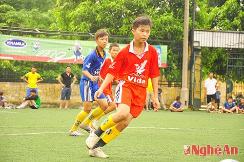 Ứng cử viên cầu thủ xuất sắc nhất giải Nguyễn Tiến Đạt.