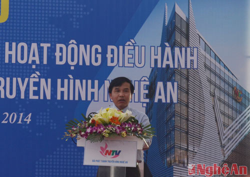 Ông Nguyễn Như Khôi, Tỉnh ủy viên, Giám đốc Đài PT-TH Nghệ An báo cáo quá trình thực hiện dự án.
