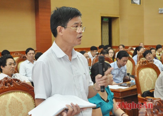 Thường trực HĐND huyện Thanh Chương đề nghị HĐND tỉnh quan tâm việc thực hiện chính sách tái định cho người dân.