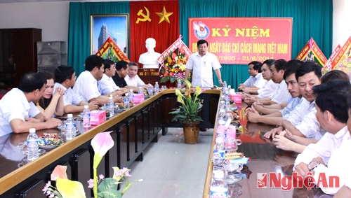 Đồng chí Chủ tịch UBND tỉnh phát biểu tại Đài TP-TH Nghệ An