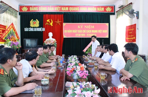 Chúc mừng các cán bộ phóng viên Báo Công An Nghệ An