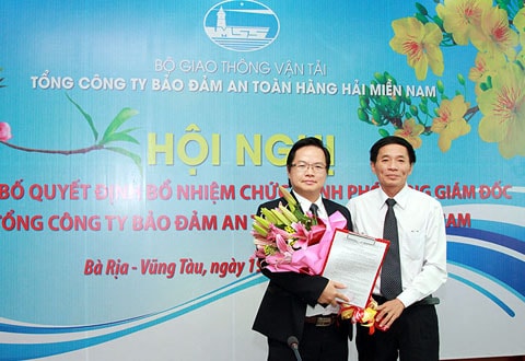 Ngày 19/2/2014, VMS-South bổ nhiệm ông Phạm Tuấn Anh (trái) làm Phó Tổng giám đốc.