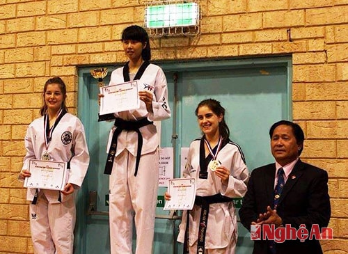 Nguyễn Thị Uyên giành HCV tại Cup các CLB Taekwondo Quốc tế lần thứ 12 (tháng 6/2014) tổ chức tại Australia.