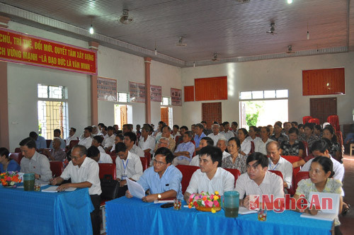 Đại diện HĐND, UBND và MTTQ huyện Đô Lương cùng dự buổi tiếp xúc cử tri