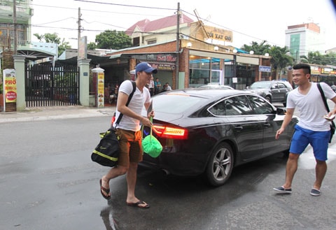 Công Vinh đến tập trung cùng Hoàng Thịnh