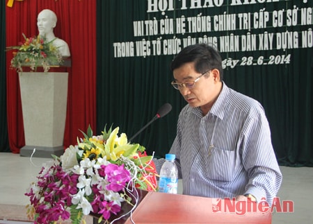 Đại biểu đọc tham luận