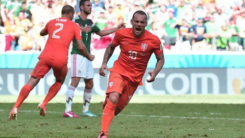 Sneijder cởi nút thắt cho Hà Lan