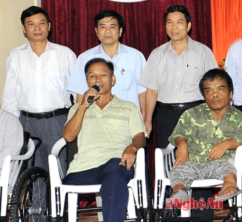 Đại diện người khuyết tật phát biểu cảm ơn.