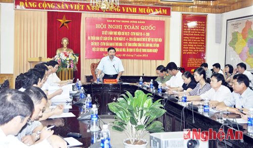 Tại điểm cầu Nghệ An, đồng chí Nguyễn Xuân Đường- Phó bí thư Tỉnh ủy, Chủ tịch UBND tỉnh chủ trì