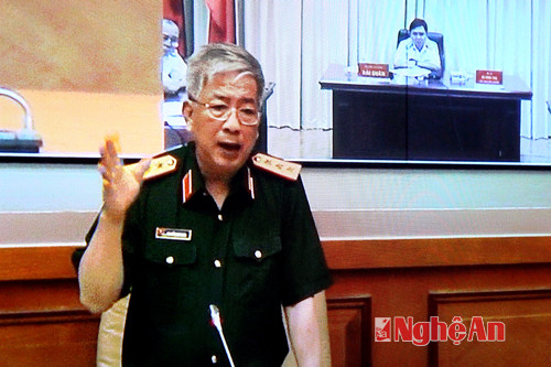 Thượng Tướng Nguyễn Chí Vịnh - Ủy viên Trung ương đảng, Thứ trưởng Bộ quốc phòng phát biểu kết luận Hội nghị.