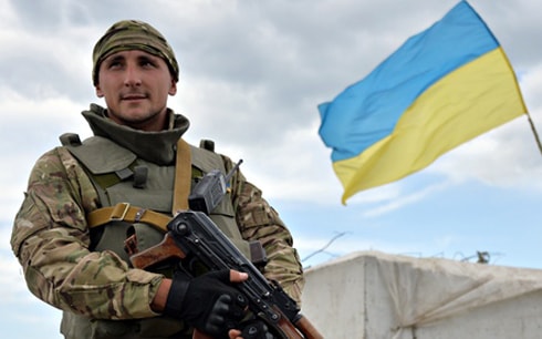 Binh sỹ  Ukraine gần một chốt chặn ở Slavyansk (Ảnh: Getty)