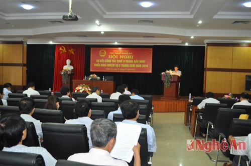 Quang cảnh hội nghị sơ kết công tác thu thuế 6 tháng đầu năm của ngành thuế Nghệ An