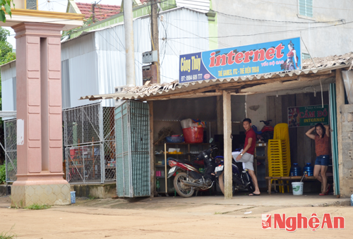 Quán Intenet ở xóm Hưng Xuân, xã Tây Hiếu, thị xã Thái Hòa, nơi đối tượng Nguyễn Văn Công tổ chức cá độ bóng đá.